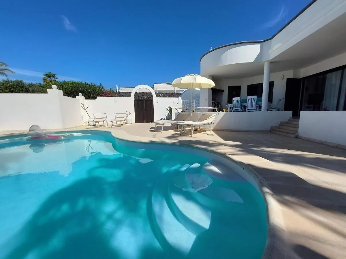 Sol Y Luna Free Heated Pool, Car Not Essential Playa Blanca İspanya